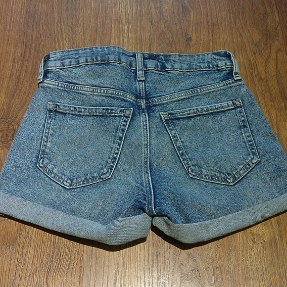 High-Rise Denim Short - Picture 2 of 5